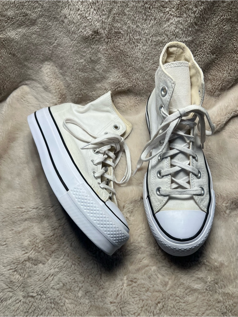 Converse platform women’s size 6